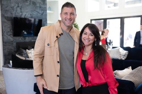 Clay-Clark-Gallery-Clay-Clark-Tebow-Photo-7
