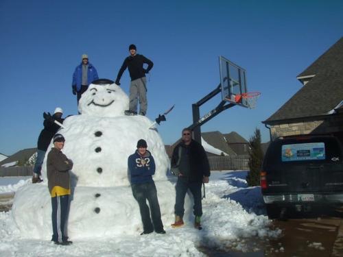 Gallery-Clay-Clark-Builds-Snow-Man-With-Justin-Moore