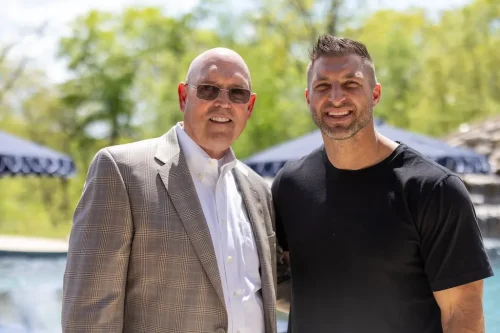 Tim-Tebow-VIP-Photo-At-Clay-Clarks-Thrivetime-Show-Business-Conference-April-2026-188
