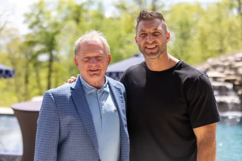 VIP-Photos-With-Tim-Tebow-At-Clay-Clarks-April-9th-2026-Thrivetime-Show-Business-Conference-Thrivetime-Show-Business-Conference-April-2026-190